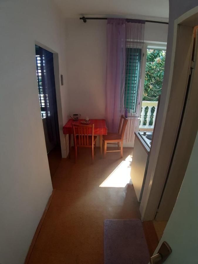 Apartmani Milka Pakostane Luaran gambar